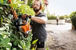 Stihl Heggenschaar HS 82 T, 60 Cm, Professionele Heggenschaar Met 2-MIX-motor In Trimuitvoering -Tuingereedschaps Winkel 4e949c87b597482da59773099d14be6b