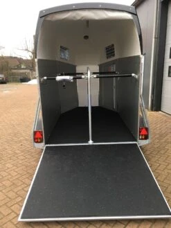 Böckmann Trailer Champion Esprit Silver+Black -Tuingereedschaps Winkel champion.esprit4 1