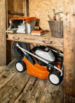 Stihl Accugrasmaaier RMA 443 5 Stihl Accugrasmaaier RMA 443 -Tuingereedschaps Winkel img 2 7